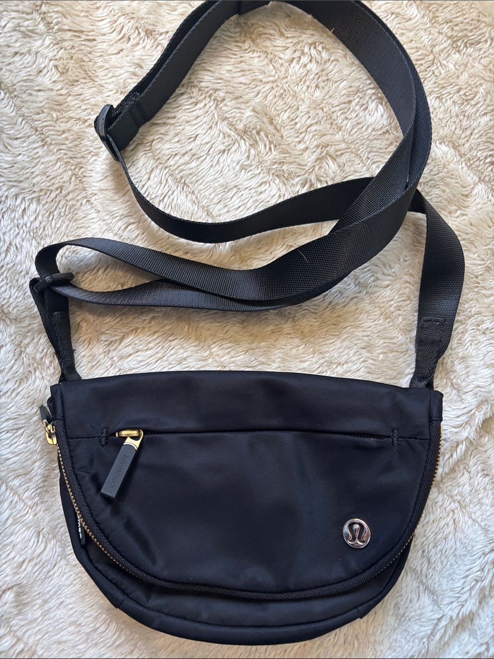 lululemon athletica Black Crossbody Sling with Gold Accents - Picture 2 of 9